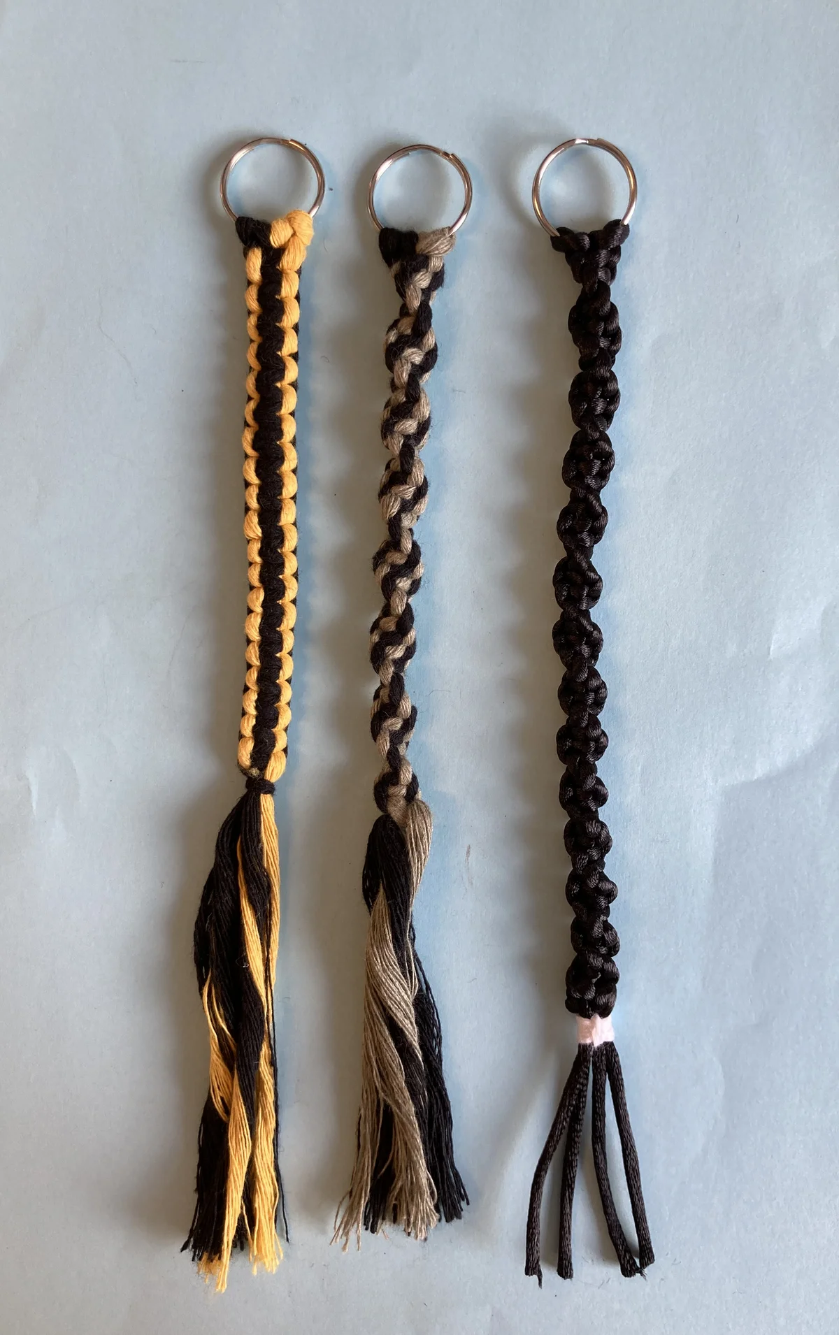 Knyttede nøglesnore - flad og snoet