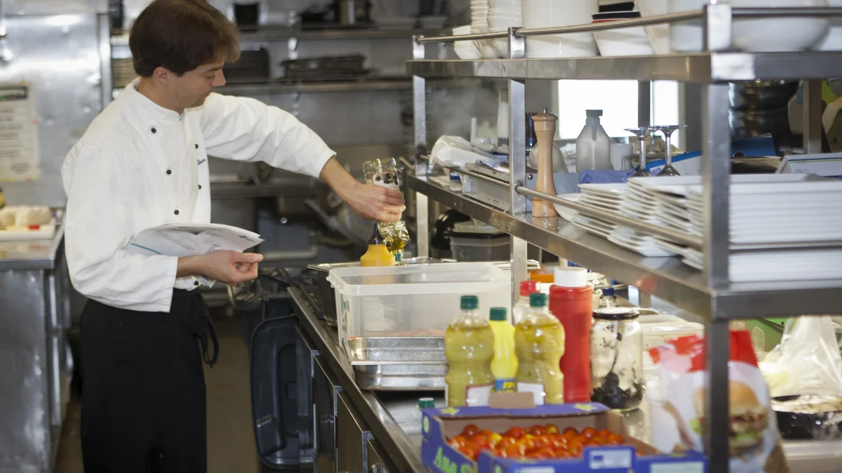 Sådan indretter du en fast arbejdsplads korrekt