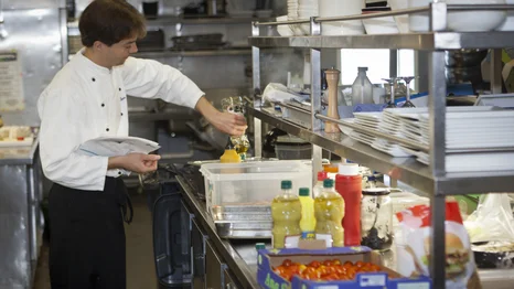 Sådan indretter du en fast arbejdsplads korrekt