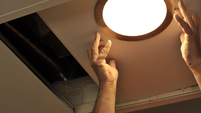 Den korrekte belysning på skibet