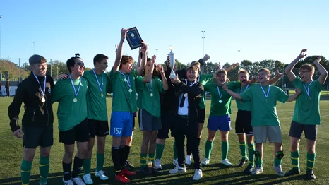 NI HOLD DYSTEDE OM POKALEN I MARITIM FODBOLD